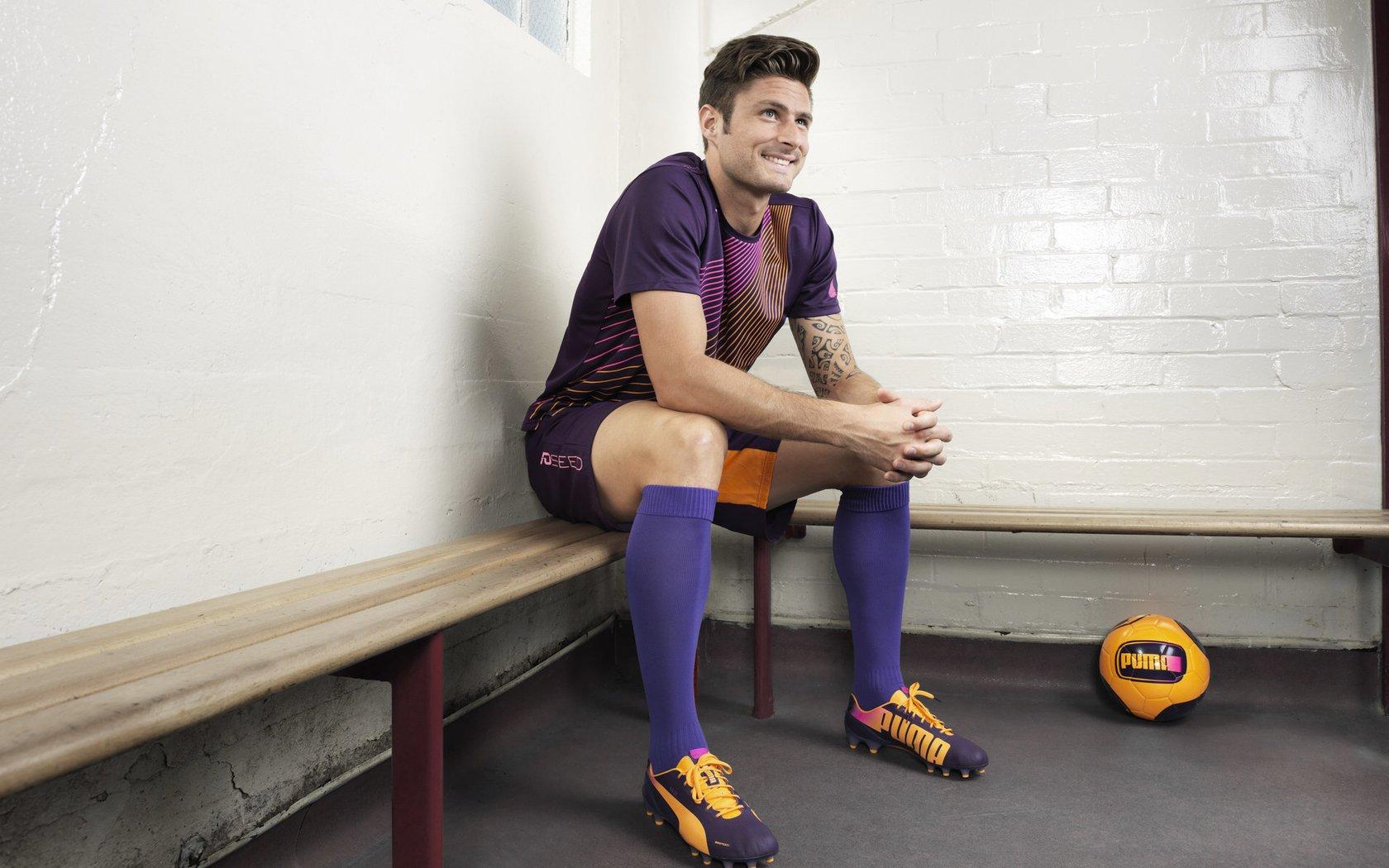 意媒曝萨里敦促拉齐奥冬窗补强中场，昔日爱将弗拉泰西成头号梦想目标